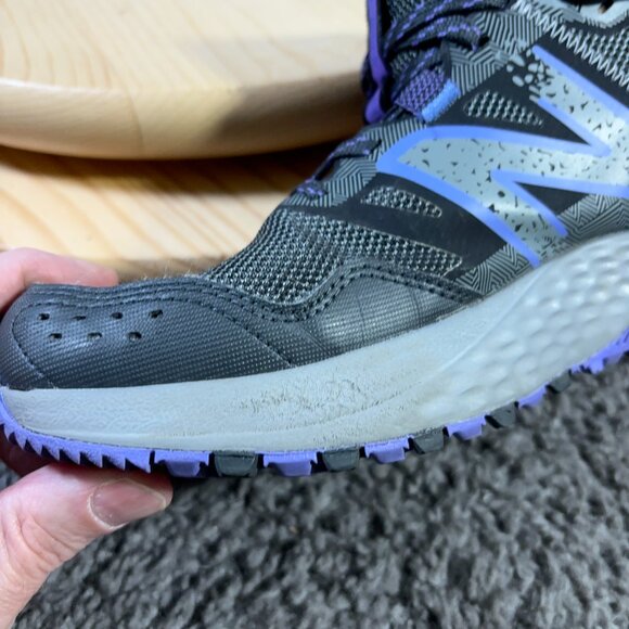 New Balance T410 Trail Running Shoe Womens Size 9.5 Gray Purple Training Sneaker - Picture 8 of 8